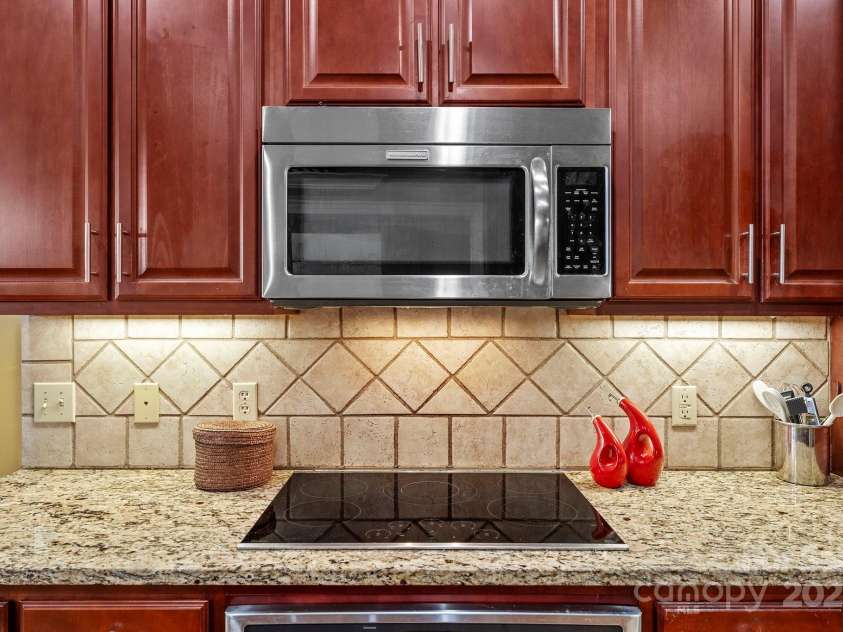458 Blue Mist Way, Arden, NC 28704.  MLS# CAR4300268, YatesRealty ID 11933. 