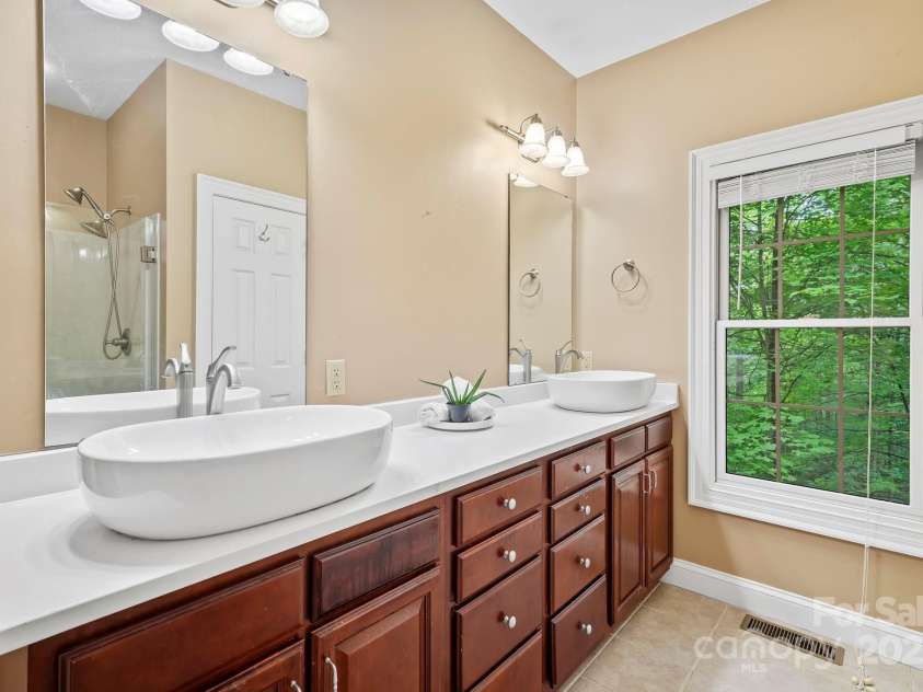 458 Blue Mist Way, Arden, NC 28704.  MLS# CAR4300268, YatesRealty ID 11933. 