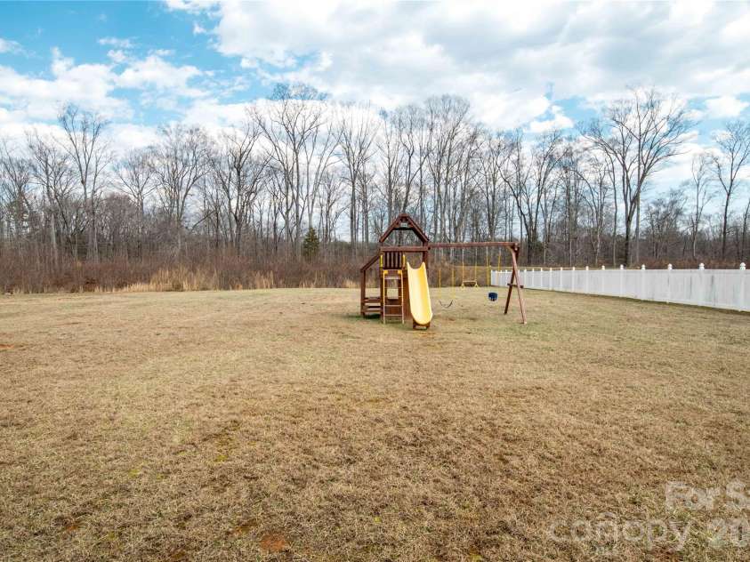 174 Culloden Drive, Mocksville, NC 27028.  MLS# CAR4365239, YatesRealty ID 11934. 