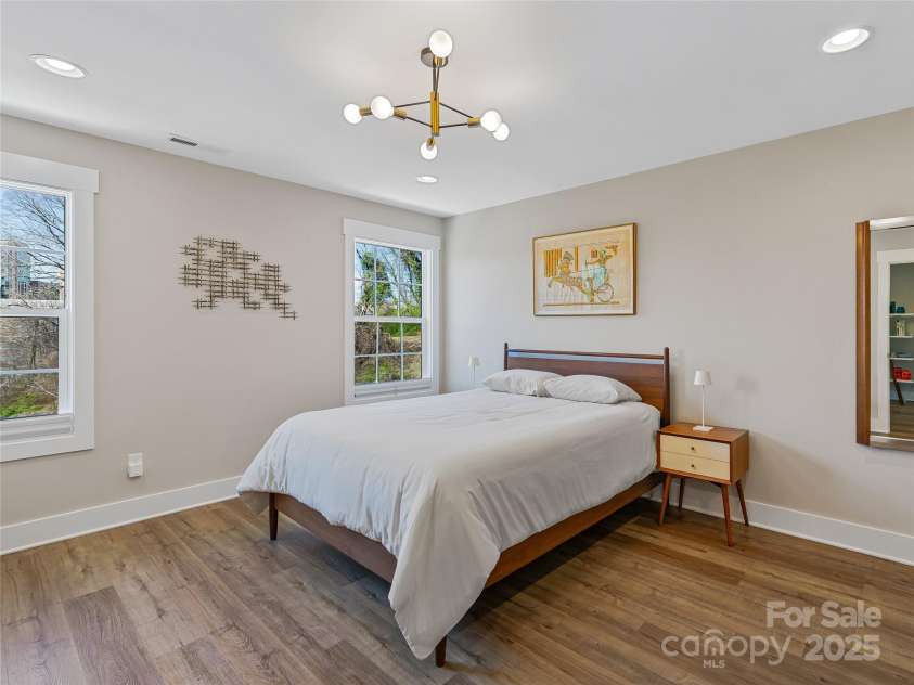 5 George Washington Carver Avenue, Asheville, NC 28801.  MLS# CAR4234598, YatesRealty ID 11934. 