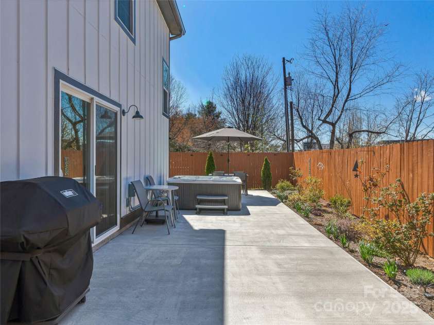 5 George Washington Carver Avenue, Asheville, NC 28801.  MLS# CAR4234598, YatesRealty ID 11934. 