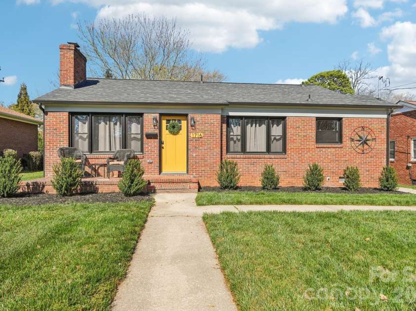 1716 Patton Avenue, Charlotte, NC 28216.  MLS# CAR4362950, YatesRealty ID 11935. 