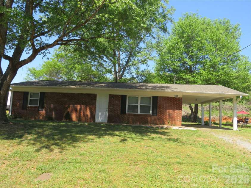 150 Greenfield Drive, Forest City, NC 28043.  MLS# CAR4369874, YatesRealty ID 11936. 