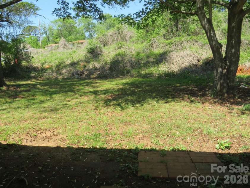 150 Greenfield Drive, Forest City, NC 28043.  MLS# CAR4369874, YatesRealty ID 11936. 