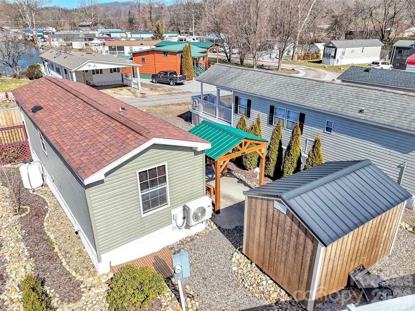 225 Pike Point, Waynesville, NC 28785.  MLS# CAR4350220, YatesRealty ID 11937. 