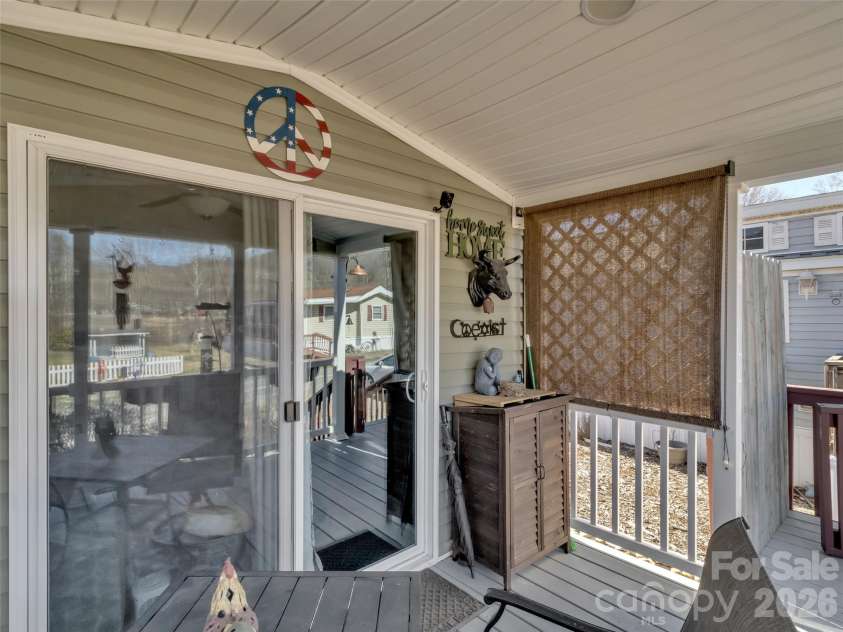 225 Pike Point, Waynesville, NC 28785.  MLS# CAR4350220, YatesRealty ID 11937. 