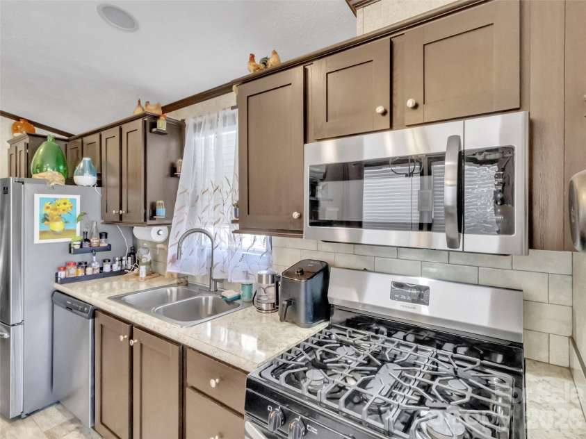 225 Pike Point, Waynesville, NC 28785.  MLS# CAR4350220, YatesRealty ID 11937. 