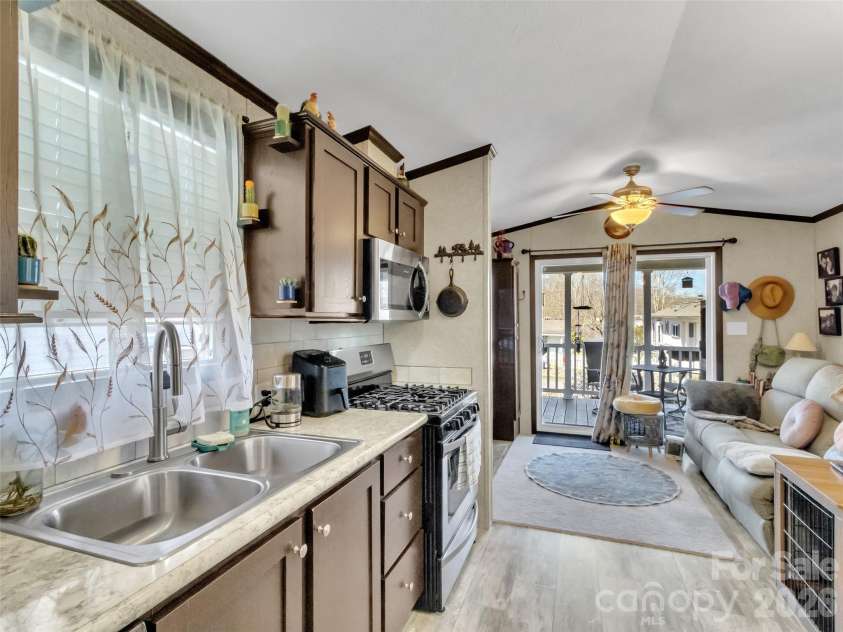 225 Pike Point, Waynesville, NC 28785.  MLS# CAR4350220, YatesRealty ID 11937. 