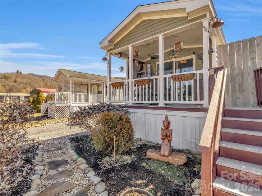225 Pike Point, Waynesville, NC 28785.  MLS# CAR4350220, YatesRealty ID 11937. 