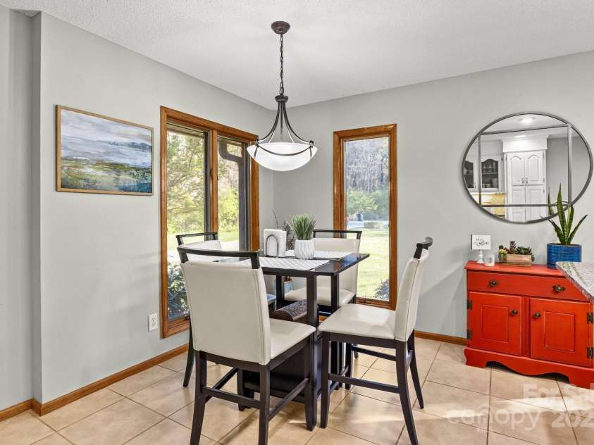 7146 Sifford Road, Stanley, NC 28164.  MLS# CAR4238571, YatesRealty ID 11937. Breakfast nook