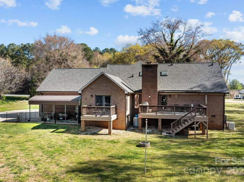 7146 Sifford Road, Stanley, NC 28164.  MLS# CAR4238571, YatesRealty ID 11937. Exterior of home