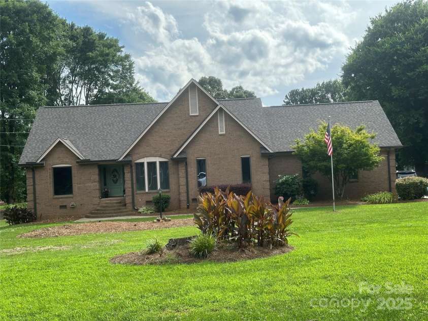 7146 Sifford Road, Stanley, NC 28164.  MLS# CAR4238571, YatesRealty ID 11937. Full brick exterior