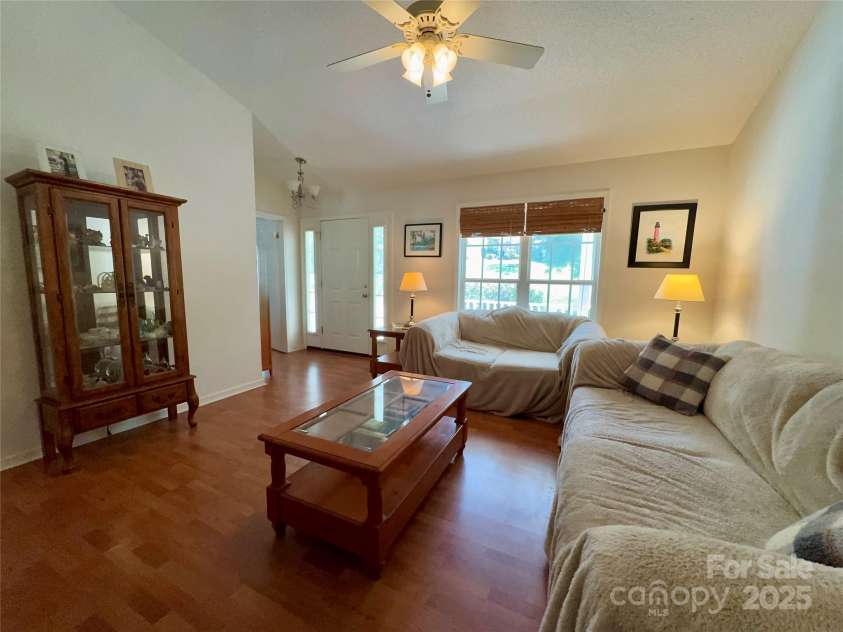 109 Doe Run, Morganton, NC 28655.  MLS# CAR4310513, YatesRealty ID 11938. 