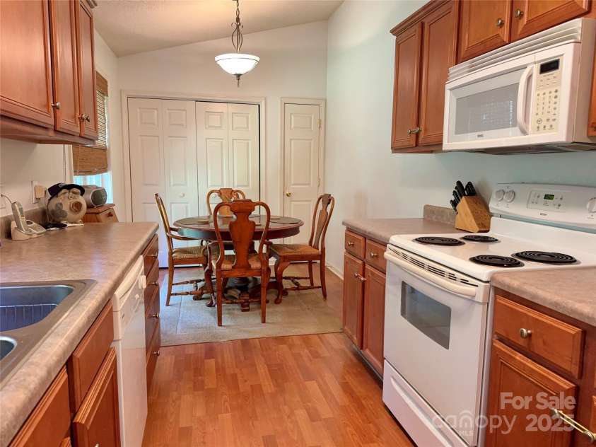 109 Doe Run, Morganton, NC 28655.  MLS# CAR4310513, YatesRealty ID 11938. 