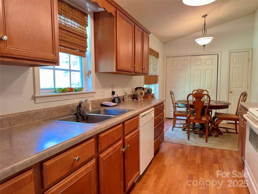 109 Doe Run, Morganton, NC 28655.  MLS# CAR4310513, YatesRealty ID 11938. 