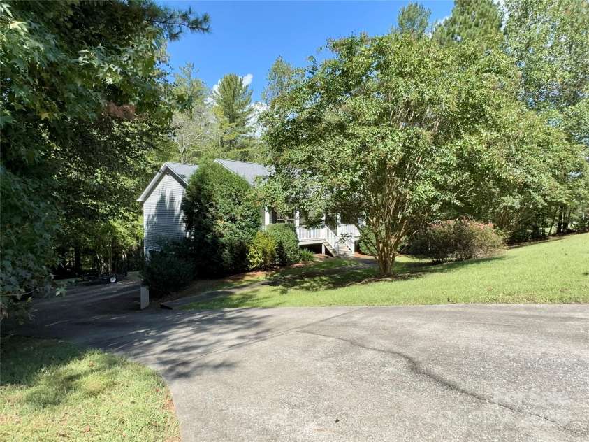 109 Doe Run, Morganton, NC 28655.  MLS# CAR4310513, YatesRealty ID 11938. 