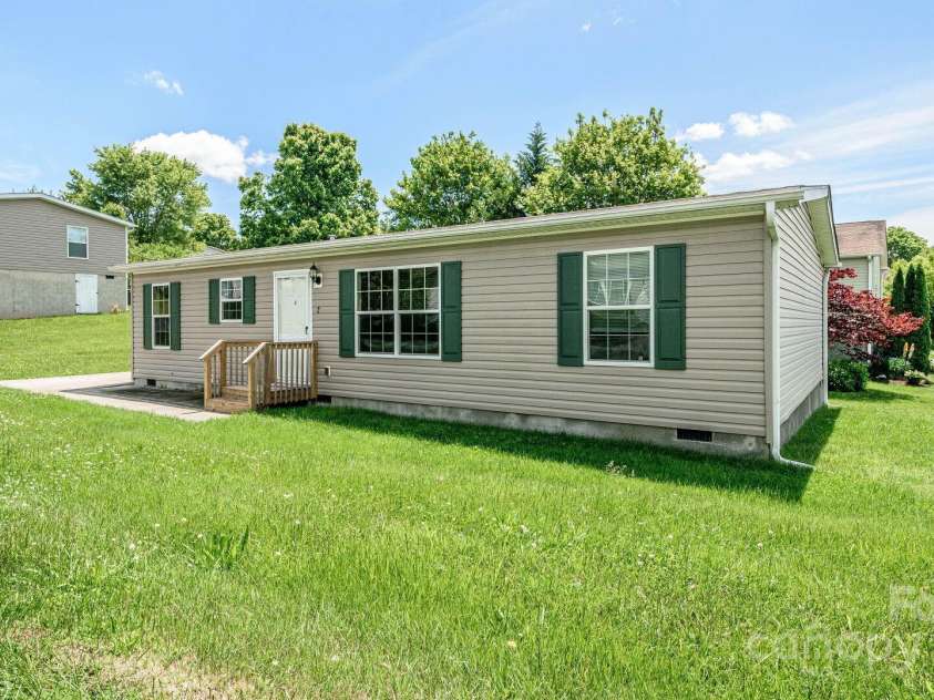 2 Frederick Lane, Hendersonville, NC 28792.  MLS# CAR4256682, YatesRealty ID 11939. Front Right