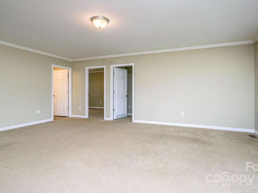 2 Frederick Lane, Hendersonville, NC 28792.  MLS# CAR4256682, YatesRealty ID 11939. Living Room