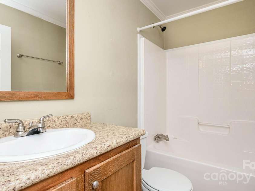 2 Frederick Lane, Hendersonville, NC 28792.  MLS# CAR4256682, YatesRealty ID 11939. Second Bath