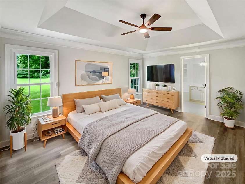 8117 Shannon Woods Lane, Matthews, NC 28104.  MLS# CAR4285282, YatesRealty ID 11940. 