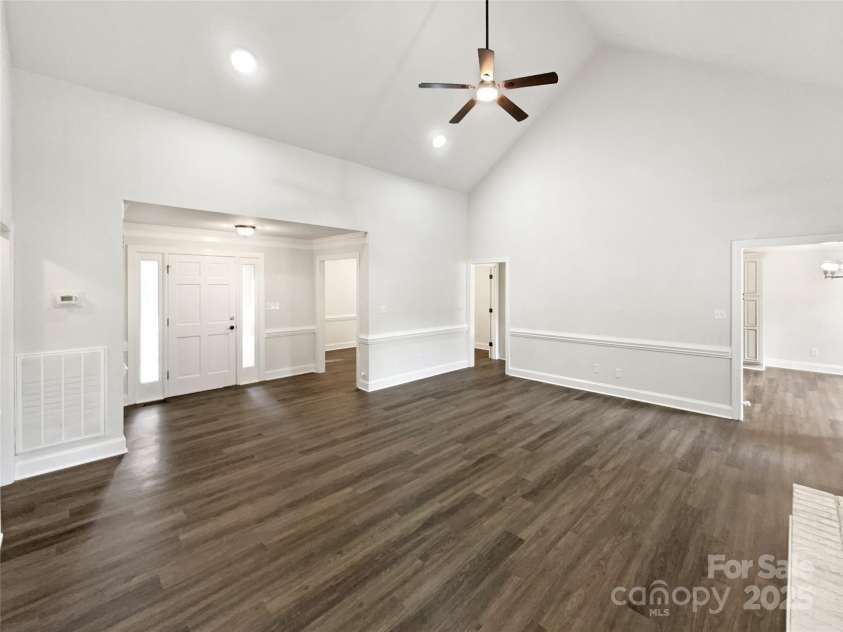 8117 Shannon Woods Lane, Matthews, NC 28104.  MLS# CAR4285282, YatesRealty ID 11940. 