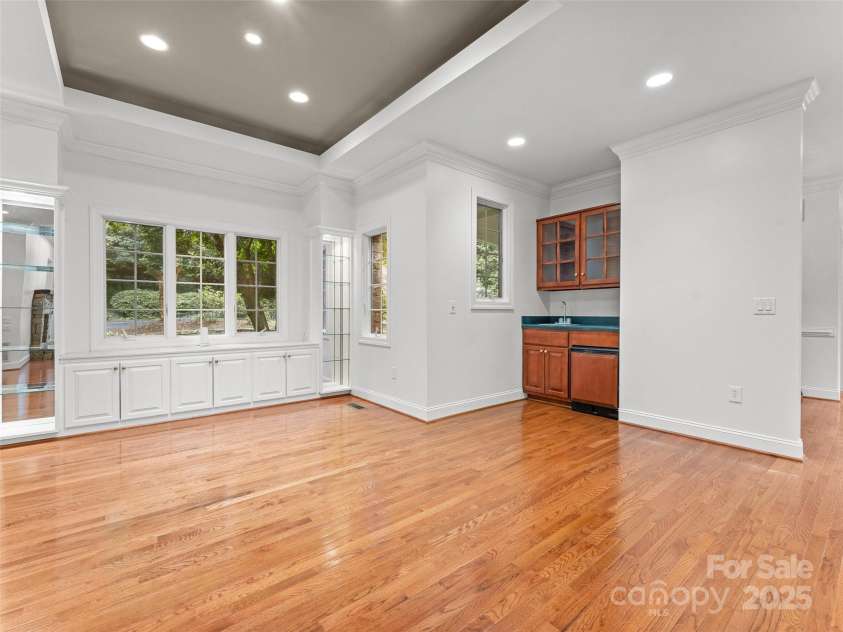 85 Tall Poplar Summit, Hendersonville, NC 28739.  MLS# CAR4185723, YatesRealty ID 11940. Dining room