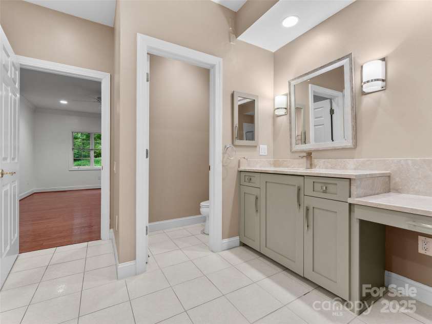 85 Tall Poplar Summit, Hendersonville, NC 28739.  MLS# CAR4185723, YatesRealty ID 11940. Primary en-suite