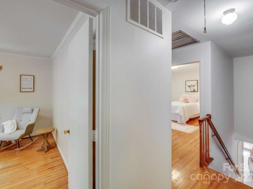 1327 Cedarwood Lane, Charlotte, NC 28212.  MLS# CAR4234437, YatesRealty ID 11942. 