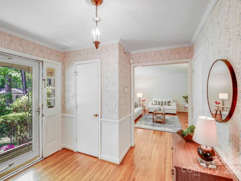 1327 Cedarwood Lane, Charlotte, NC 28212.  MLS# CAR4234437, YatesRealty ID 11942. 