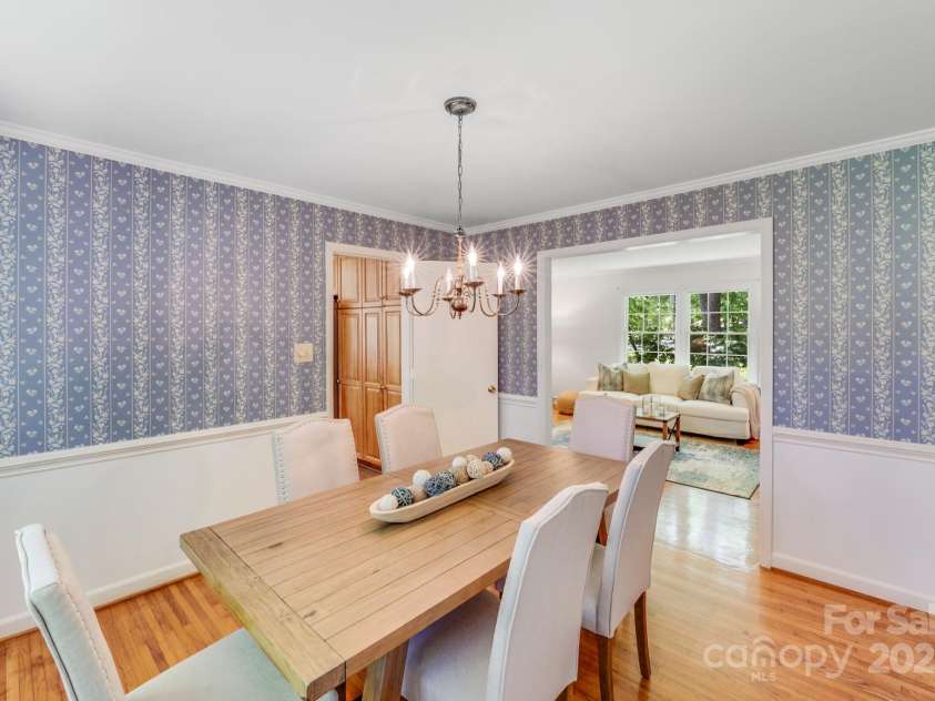 1327 Cedarwood Lane, Charlotte, NC 28212.  MLS# CAR4234437, YatesRealty ID 11942. 