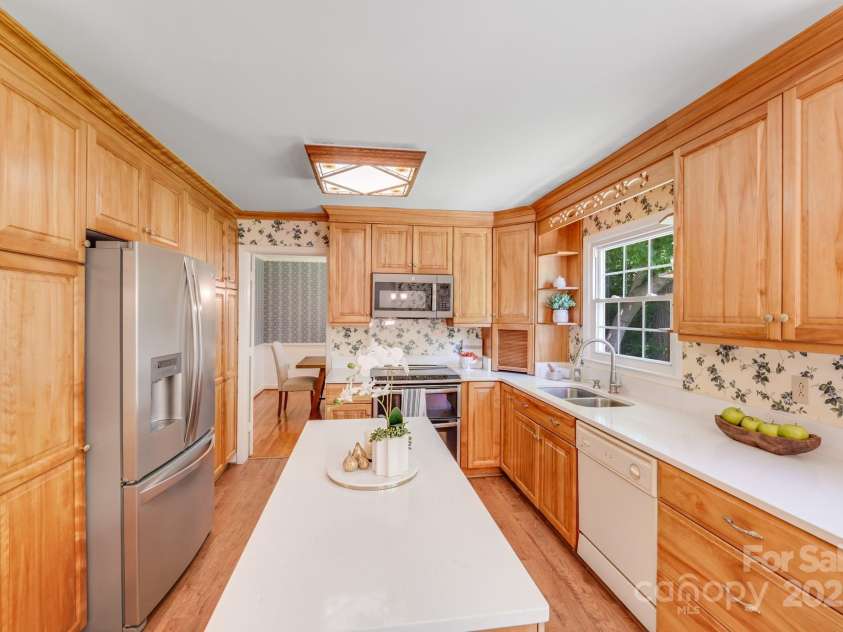 1327 Cedarwood Lane, Charlotte, NC 28212.  MLS# CAR4234437, YatesRealty ID 11942. 