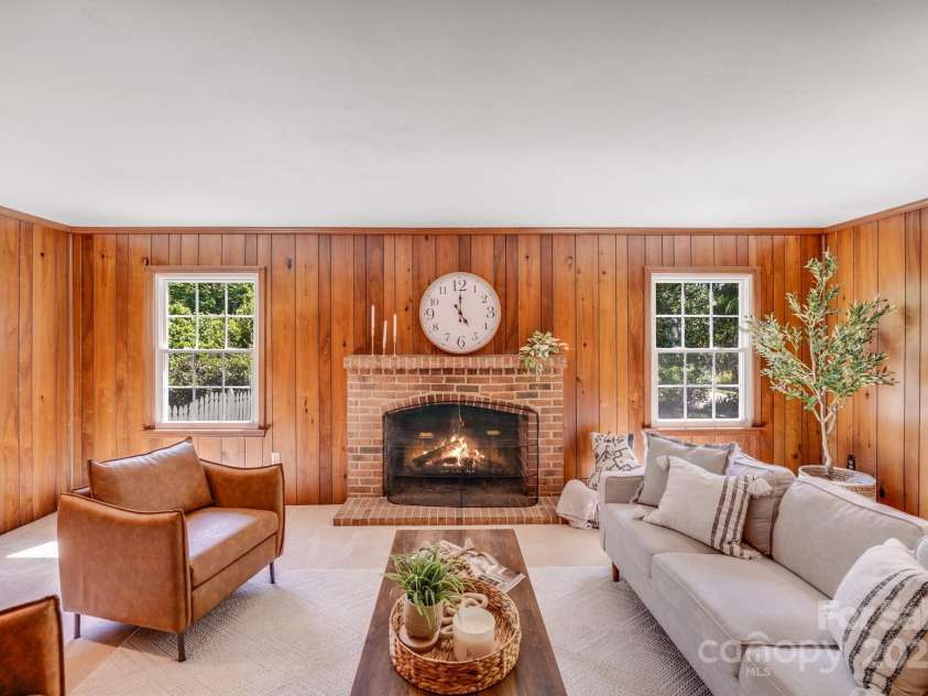 1327 Cedarwood Lane, Charlotte, NC 28212.  MLS# CAR4234437, YatesRealty ID 11942. 