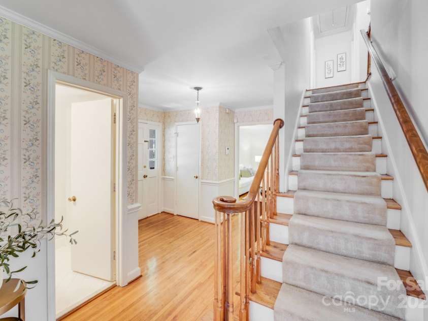 1327 Cedarwood Lane, Charlotte, NC 28212.  MLS# CAR4234437, YatesRealty ID 11942. 