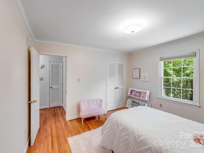 1327 Cedarwood Lane, Charlotte, NC 28212.  MLS# CAR4234437, YatesRealty ID 11942. 