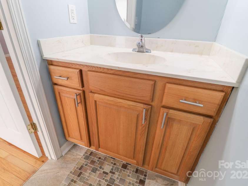 16 Aberdeen Drive, Arden, NC 28704.  MLS# CAR4313814, YatesRealty ID 11943. 