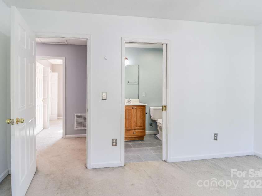 16 Aberdeen Drive, Arden, NC 28704.  MLS# CAR4313814, YatesRealty ID 11943. 