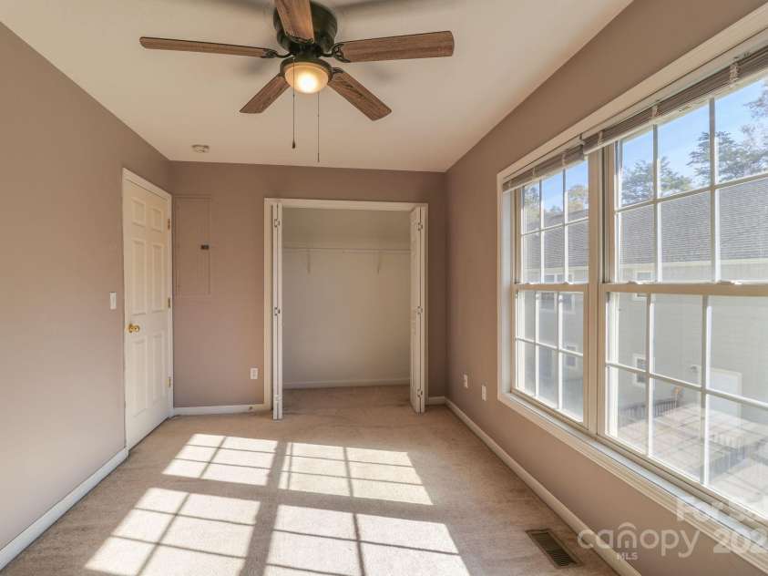 16 Aberdeen Drive, Arden, NC 28704.  MLS# CAR4313814, YatesRealty ID 11943. 