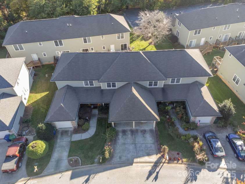 16 Aberdeen Drive, Arden, NC 28704.  MLS# CAR4313814, YatesRealty ID 11943. 