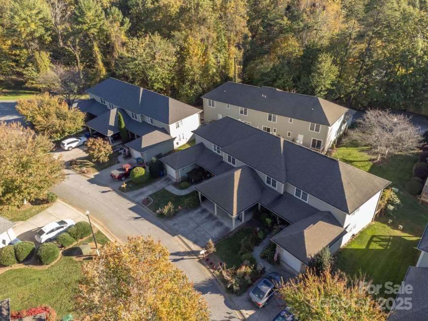 16 Aberdeen Drive, Arden, NC 28704.  MLS# CAR4313814, YatesRealty ID 11943. 