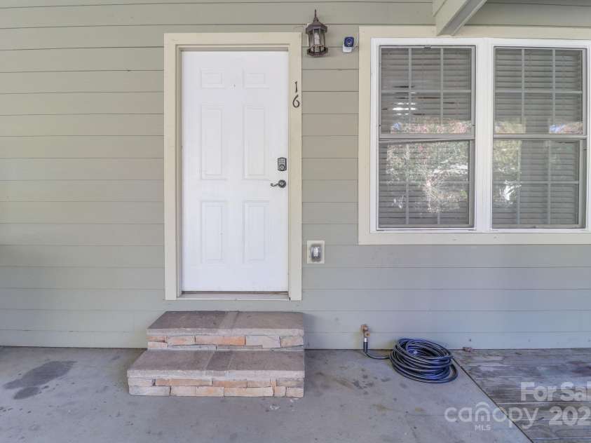 16 Aberdeen Drive, Arden, NC 28704.  MLS# CAR4313814, YatesRealty ID 11943. 