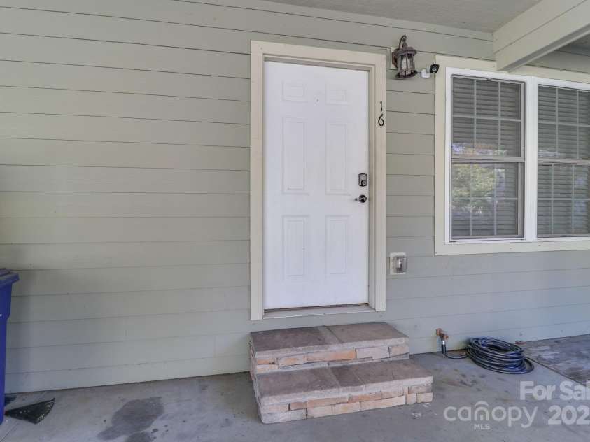 16 Aberdeen Drive, Arden, NC 28704.  MLS# CAR4313814, YatesRealty ID 11943. 