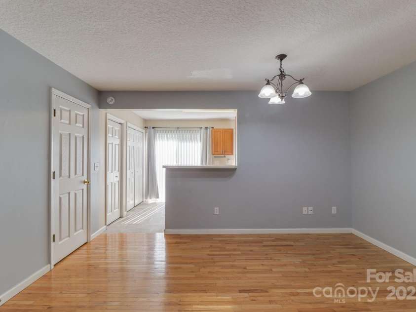 16 Aberdeen Drive, Arden, NC 28704.  MLS# CAR4313814, YatesRealty ID 11943. 