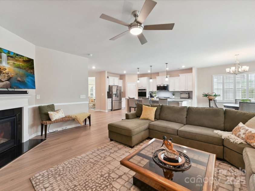 3333 Oliver Stanley Trail, Lancaster, SC 29720.  MLS# CAR4251729, YatesRealty ID 11943. Corner Gas Fireplace