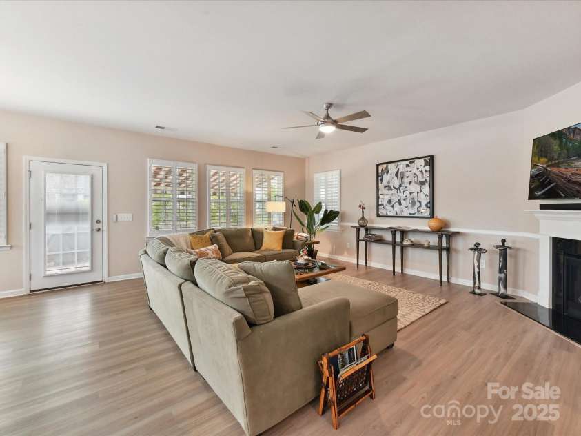 3333 Oliver Stanley Trail, Lancaster, SC 29720.  MLS# CAR4251729, YatesRealty ID 11943. Great Rm with Fan and Plantation Shutters