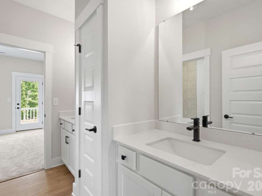 5062 McLaughlin Loop, Waxhaw, NC 28173.  MLS# CAR4349436, YatesRealty ID 11945. Jack and Jill Bath