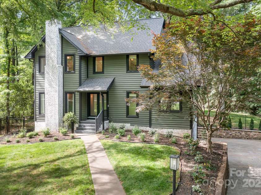 4316 Old Saybrook Court, Charlotte, NC 28211.  MLS# CAR4255096, YatesRealty ID 11946. 