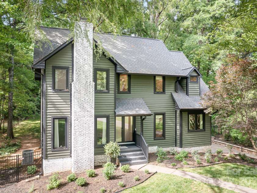 4316 Old Saybrook Court, Charlotte, NC 28211.  MLS# CAR4255096, YatesRealty ID 11946. 