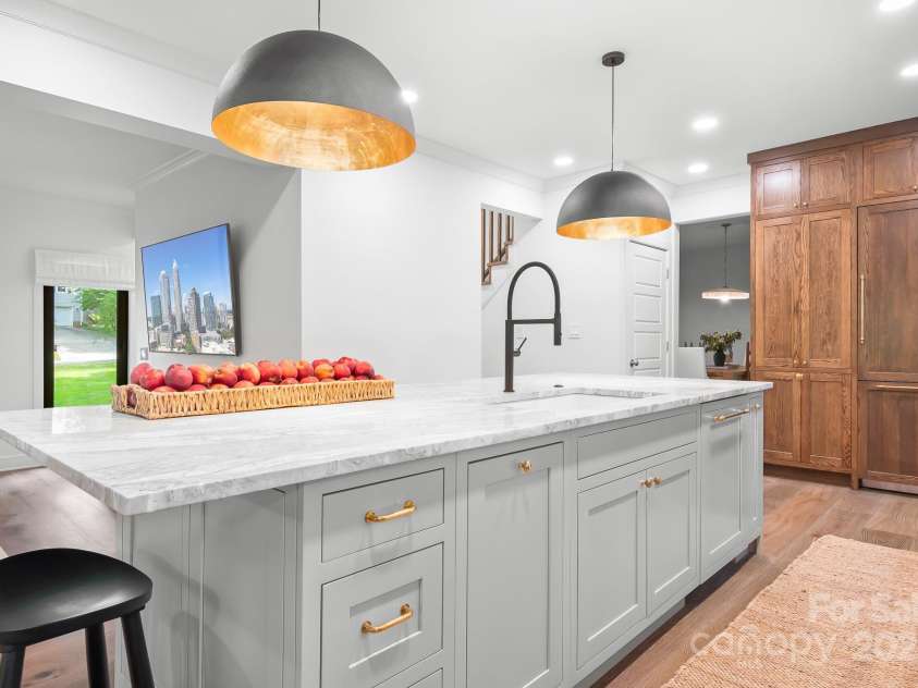 4316 Old Saybrook Court, Charlotte, NC 28211.  MLS# CAR4255096, YatesRealty ID 11946. 
