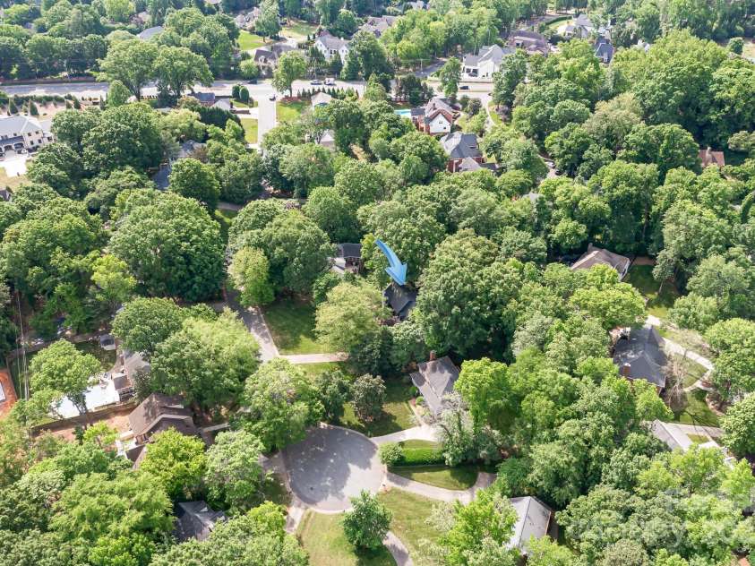 4316 Old Saybrook Court, Charlotte, NC 28211.  MLS# CAR4255096, YatesRealty ID 11946. 