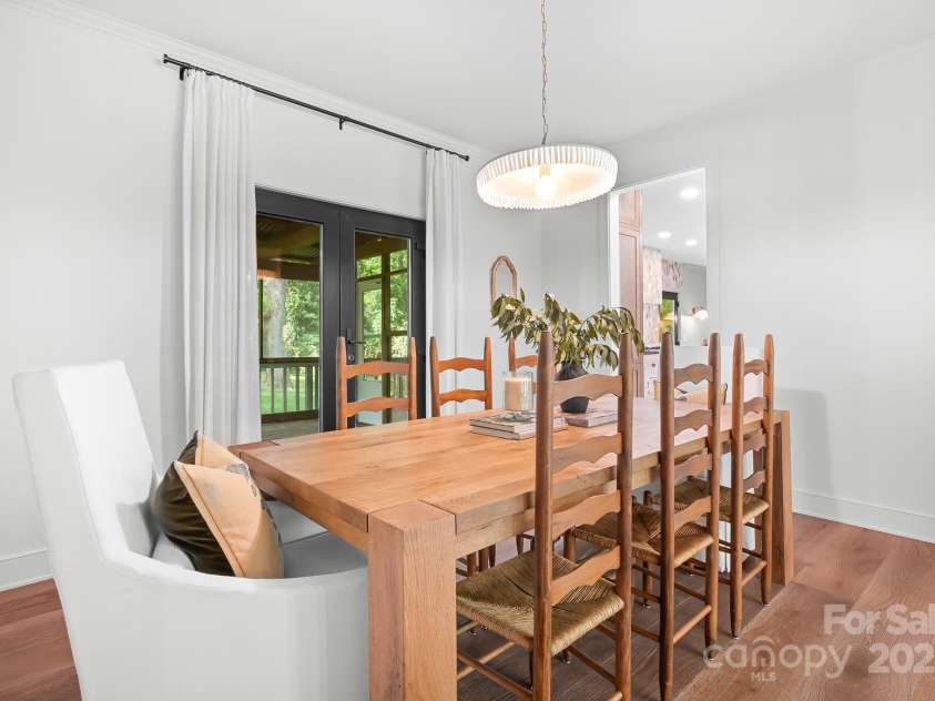 4316 Old Saybrook Court, Charlotte, NC 28211.  MLS# CAR4255096, YatesRealty ID 11946. Dinning Room